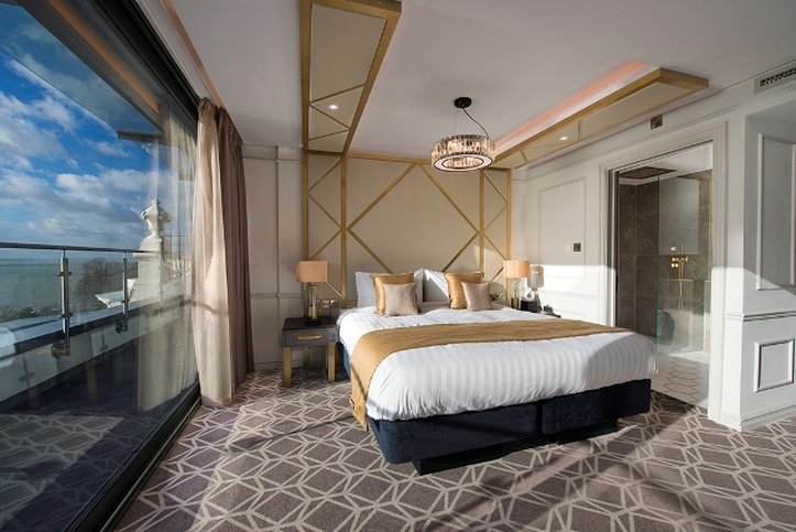 Seven Hotel 24/57