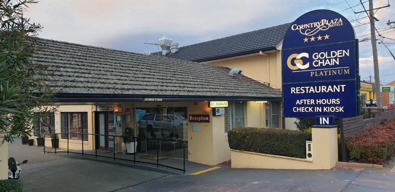 Country Plaza Queanbeyan 1/11