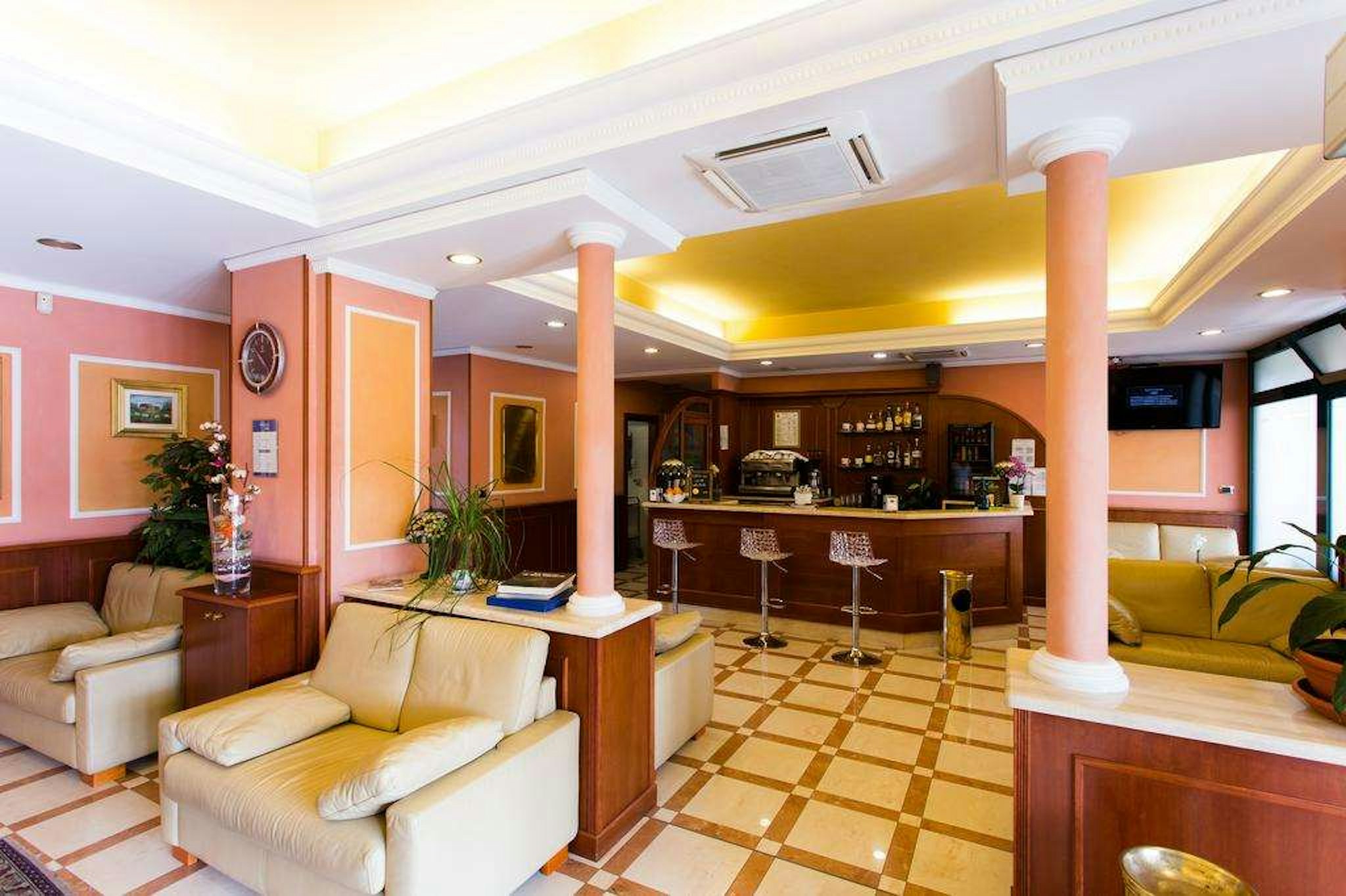 Vald Hotel 9/68