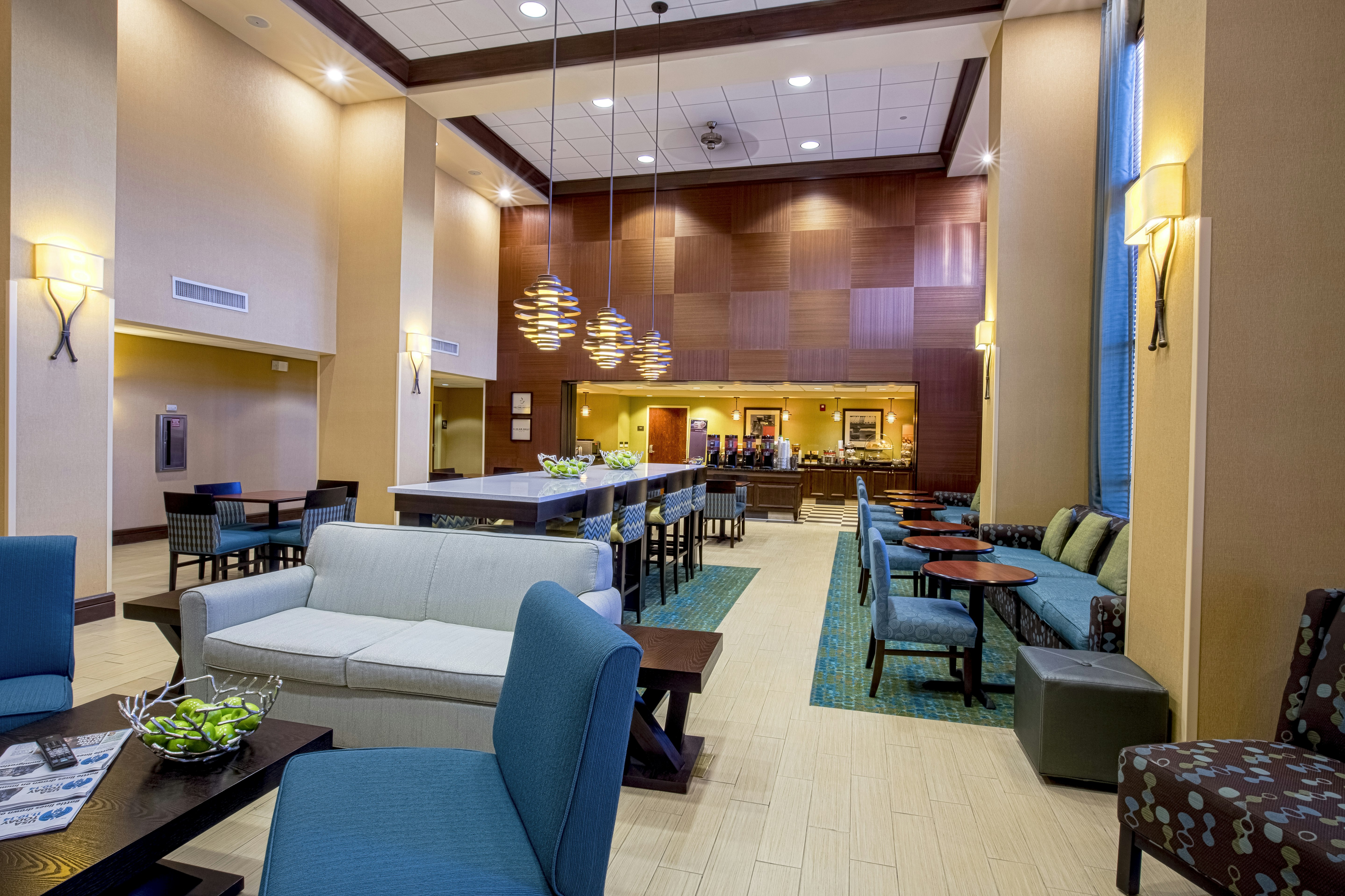 Hampton Inn and Suites Sacramento-Elk Grove Laguna I-5 35/50