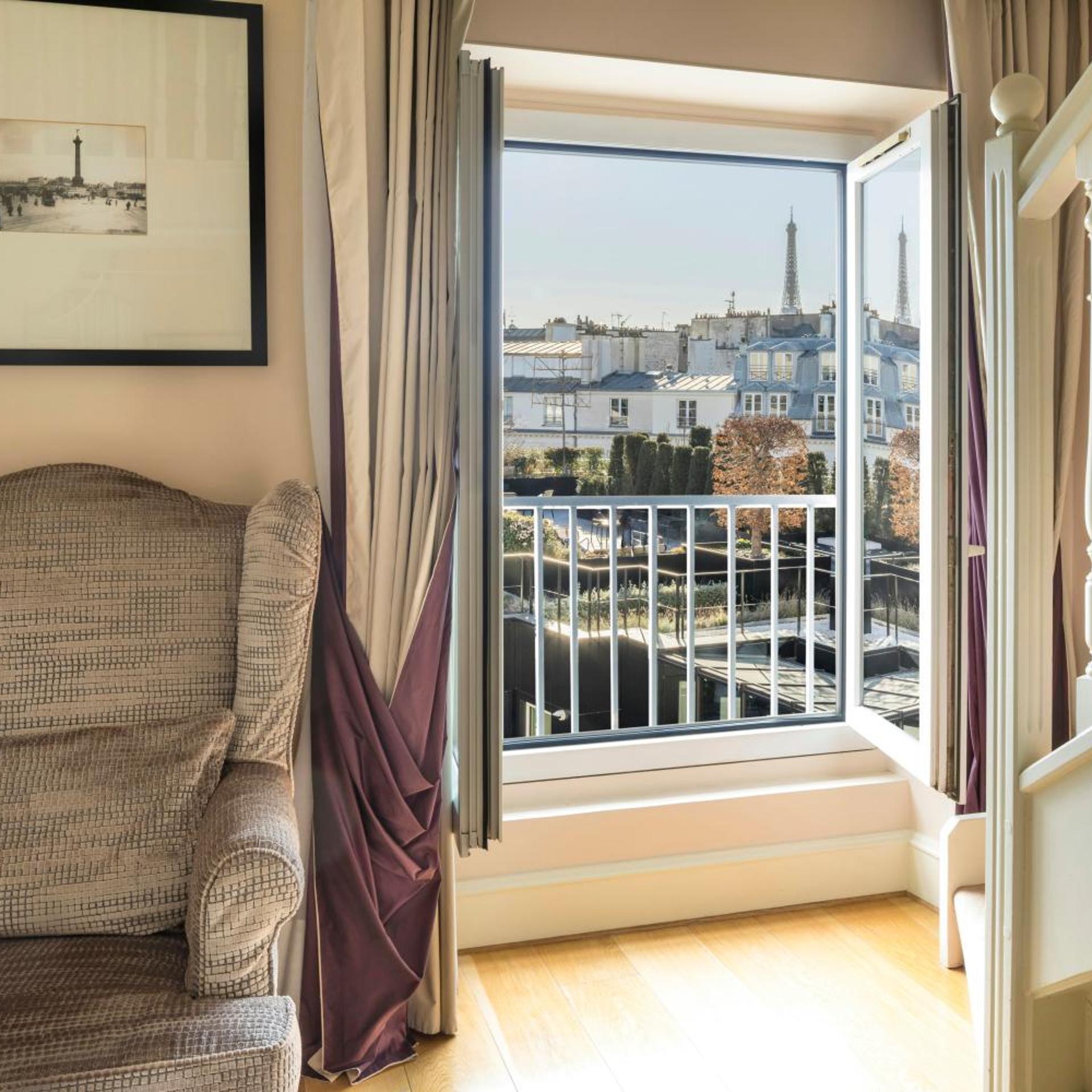 Duplex, Suite, Eiffel View, Sofa