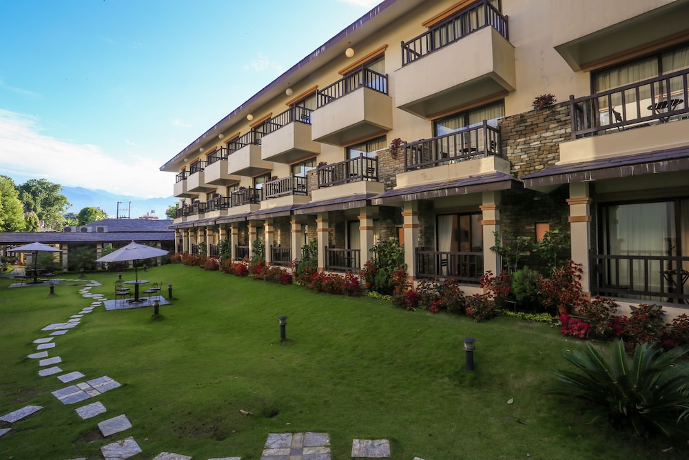 Atithi Resort And Spa 65/67