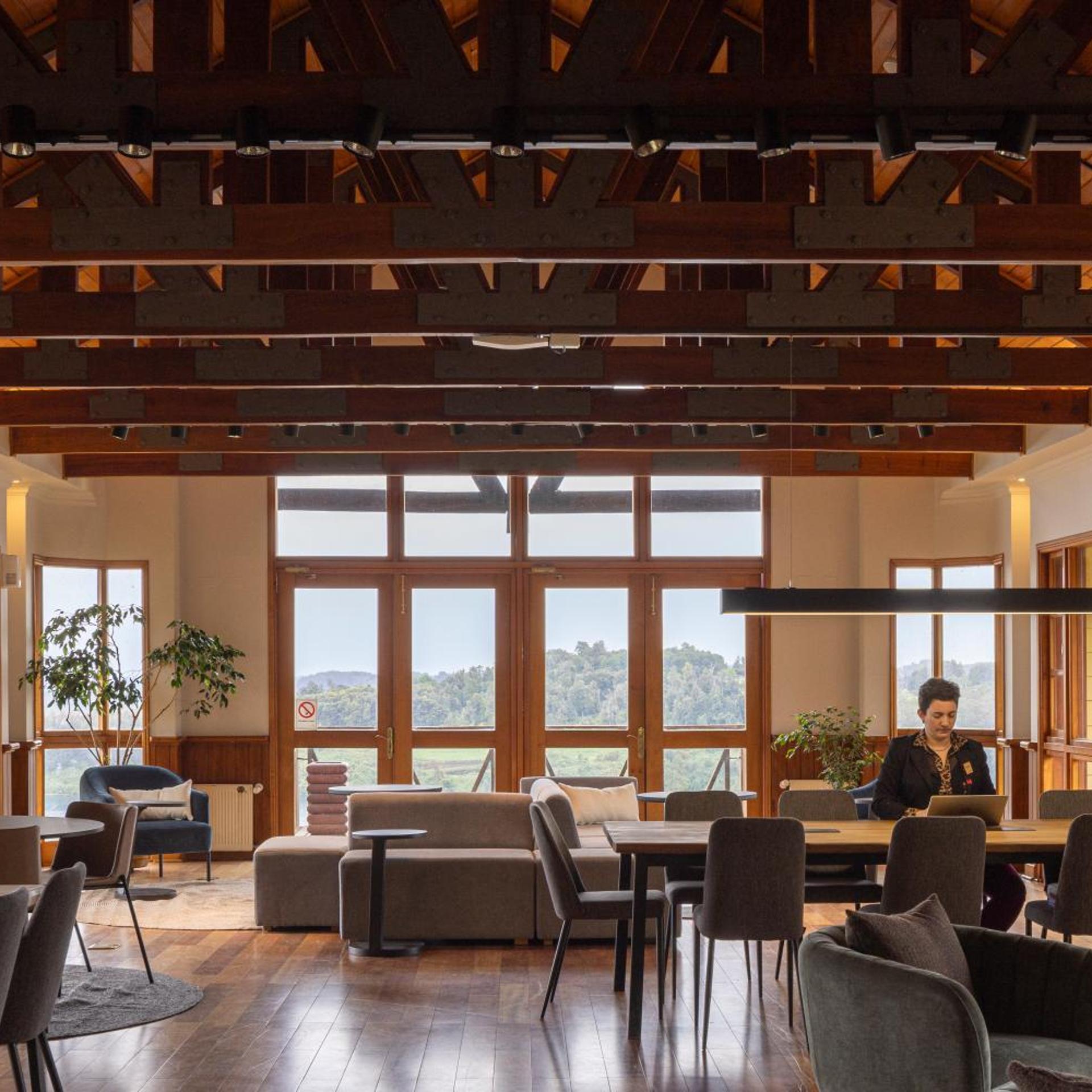 Hotel y Cabanas Punta Larga - Caja Los Andes 28/50