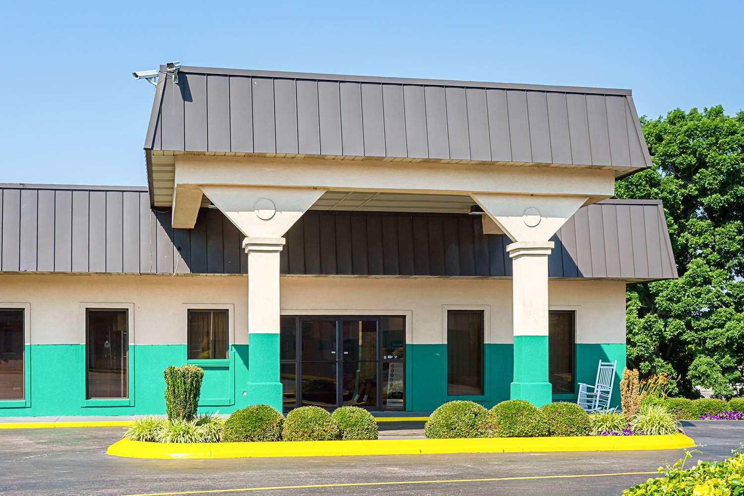 Quality Inn Hurricane Mills I-40 4/27