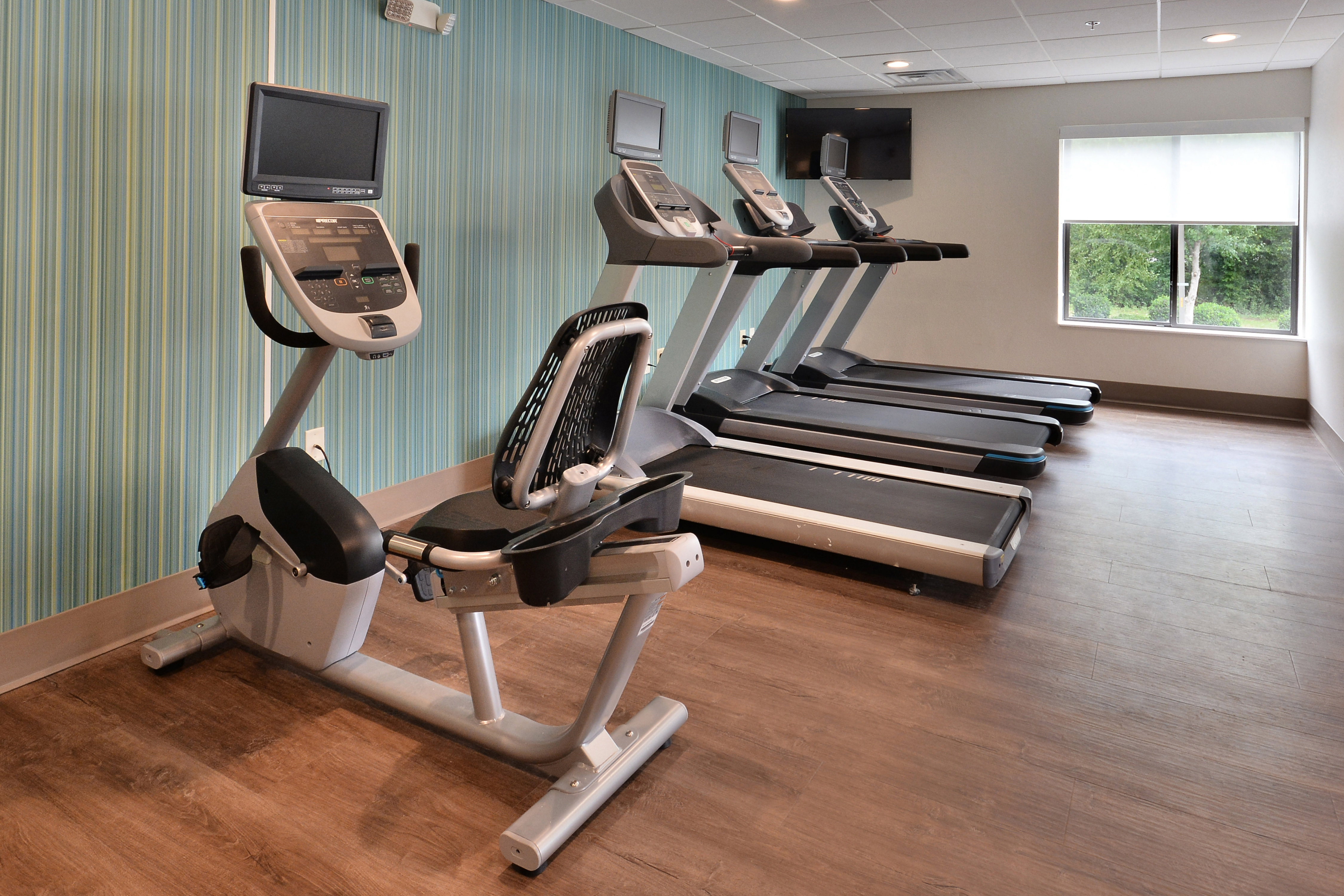 Holiday Inn Express Raleigh-Durham Airport 13/25