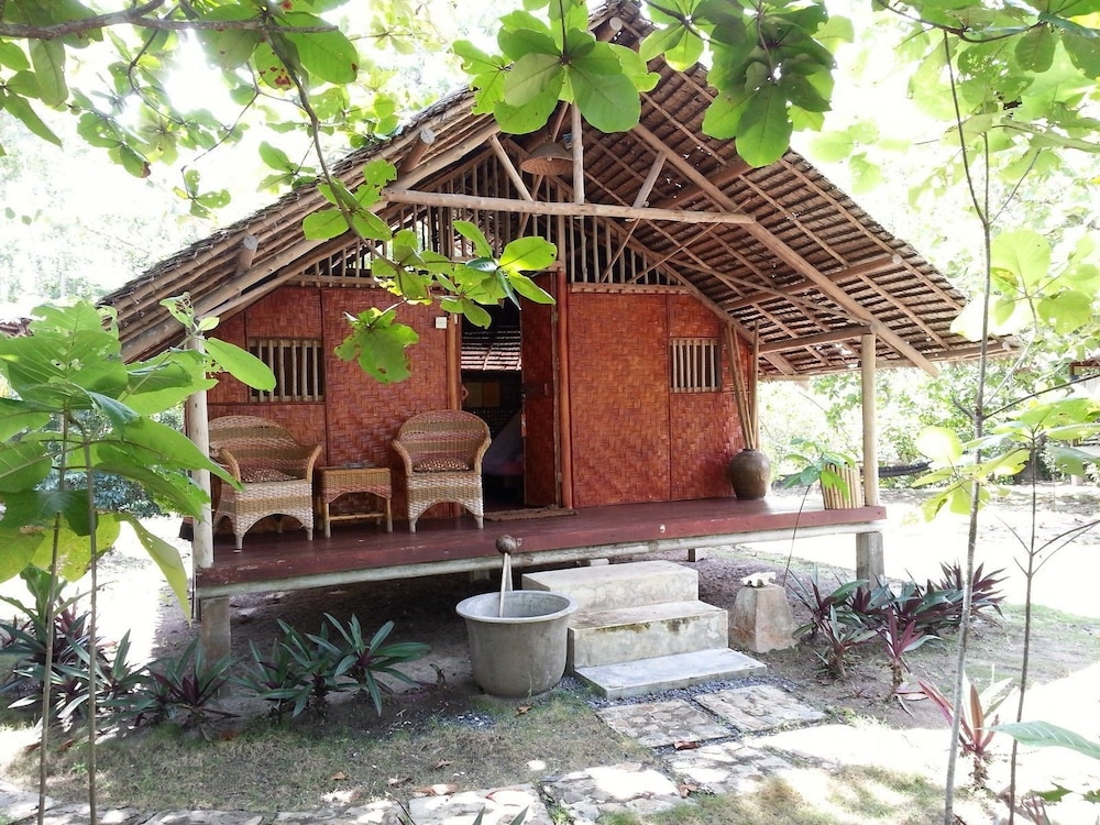 Mutiara Beach Resort 10/69