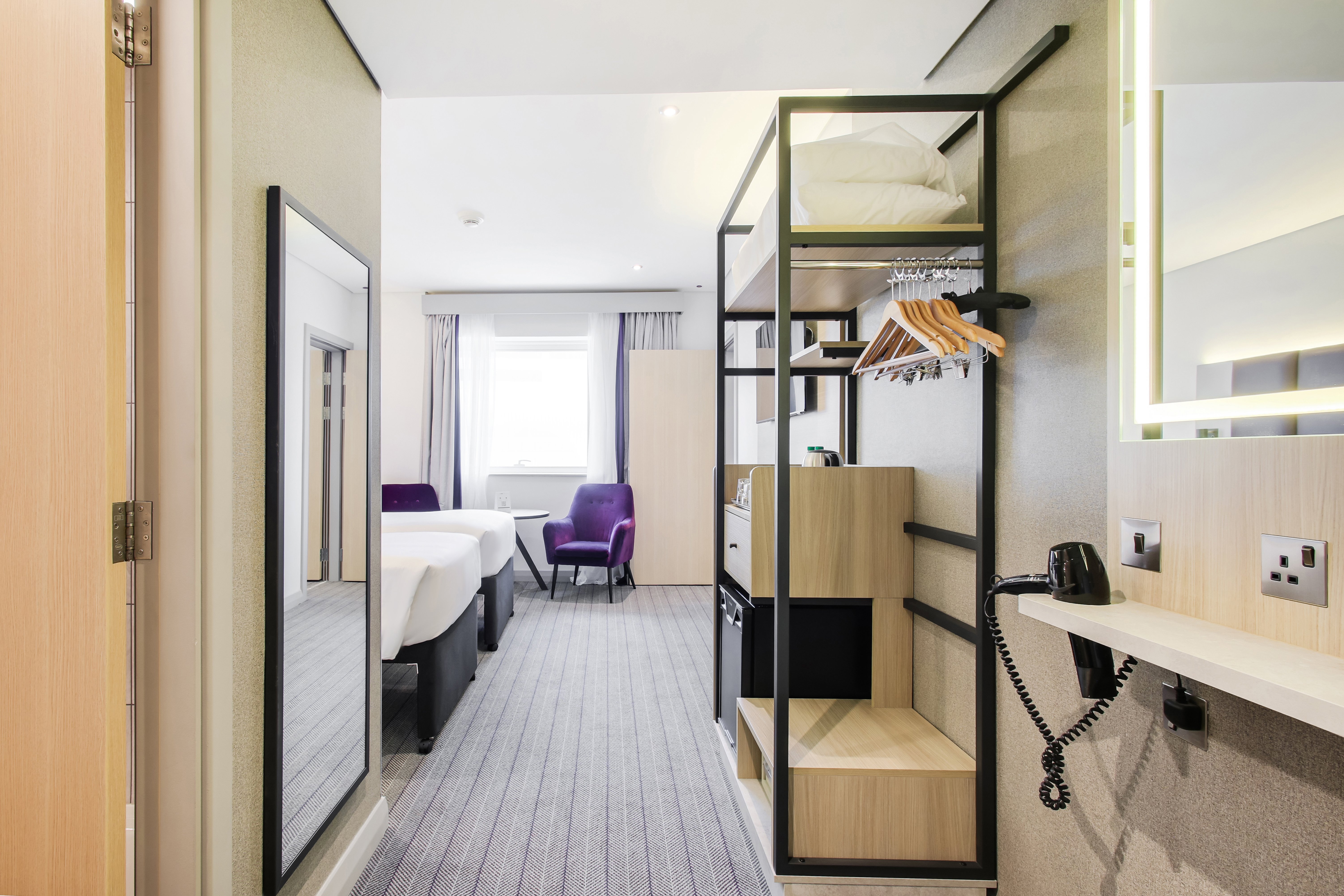 Premier Inn Dubai International Airport 22/23