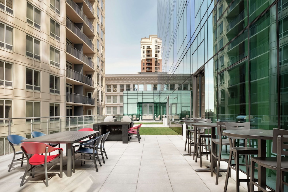Hilton Garden Inn Chicago Downtown South Loop 28/37