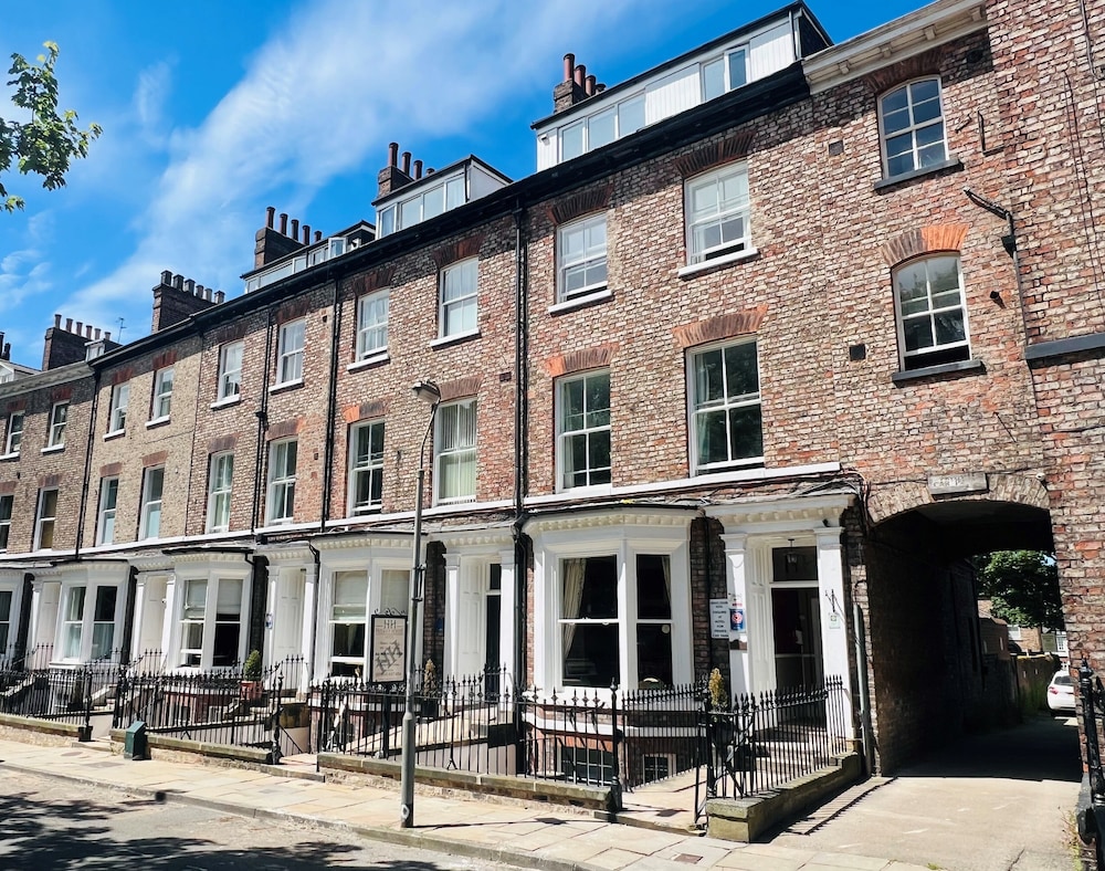Hedley House Hotel 6/57