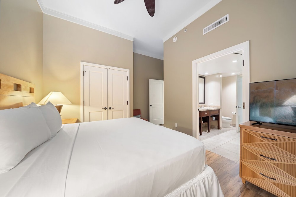 2 Bedrooms, Suite, 2 King Beds, Resort View, Sofa