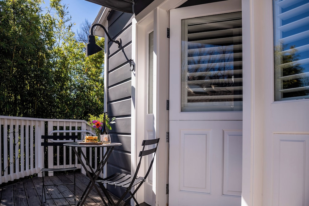 Brannan Cottage Inn 12/56