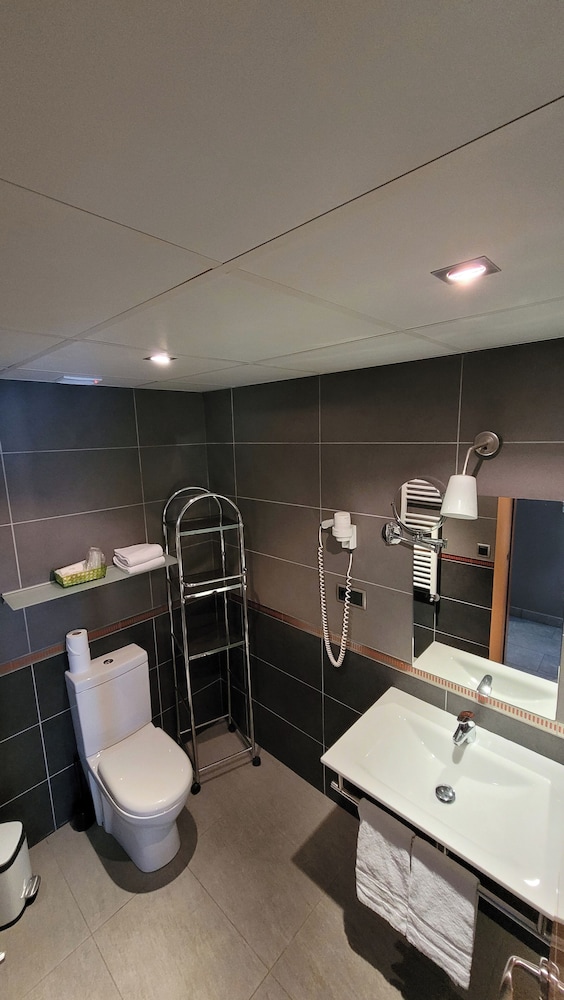 Olimpiades Aparthotel 64/66