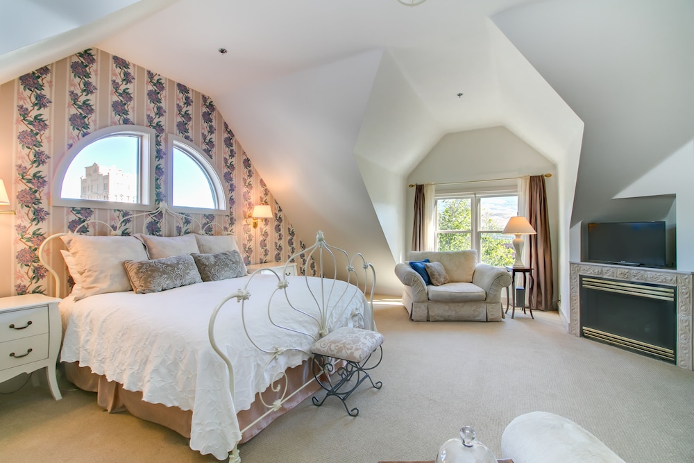 Rose, Suite, King Bed