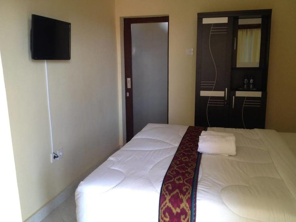 Sari Buana Bed Breakfast 24/62