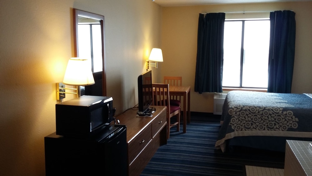 Days Inn by Wyndham Johnson Creek 16/33