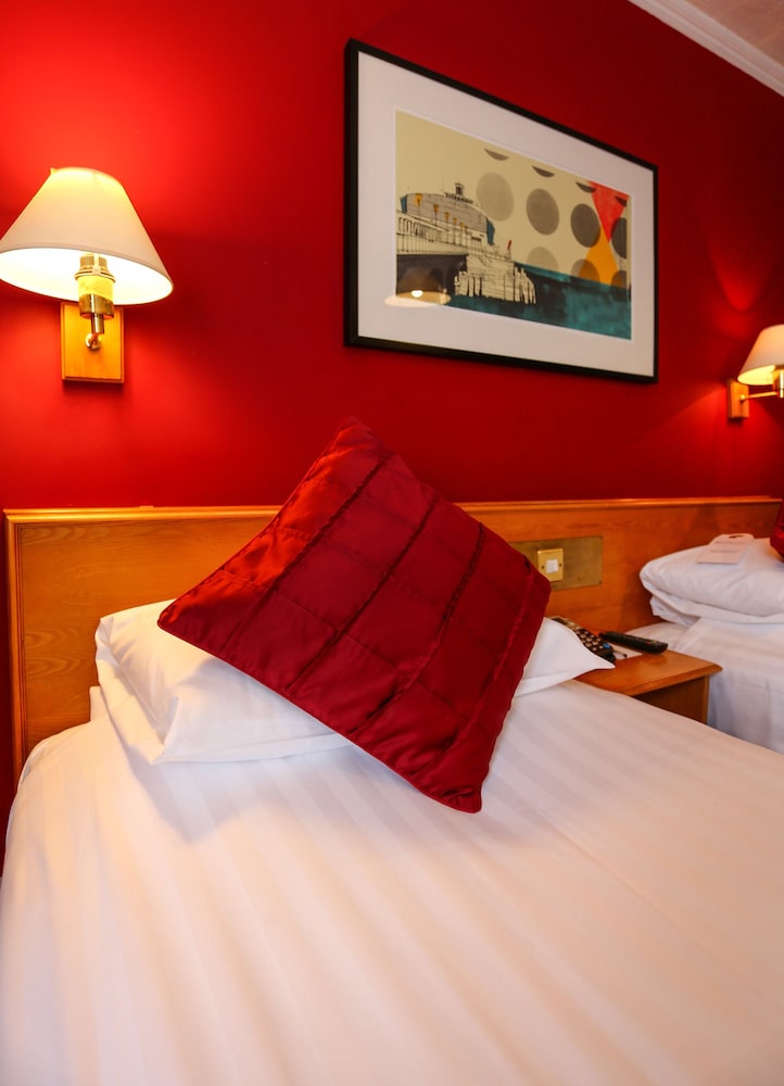 Royal Exeter Hotel 18/78