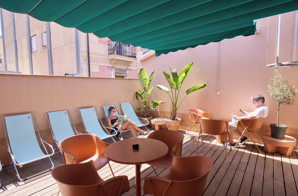 Latroupe Poblenou Beach 29/49