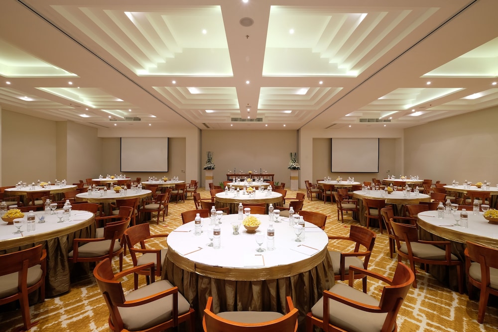 The Bandha Hotel & Suites 104/107