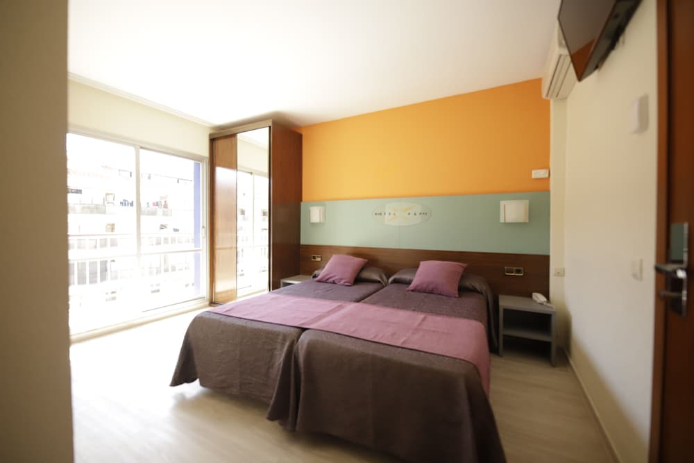 غرفة قياسية مفردة بسرير كوين، Papi Hotel 2/4