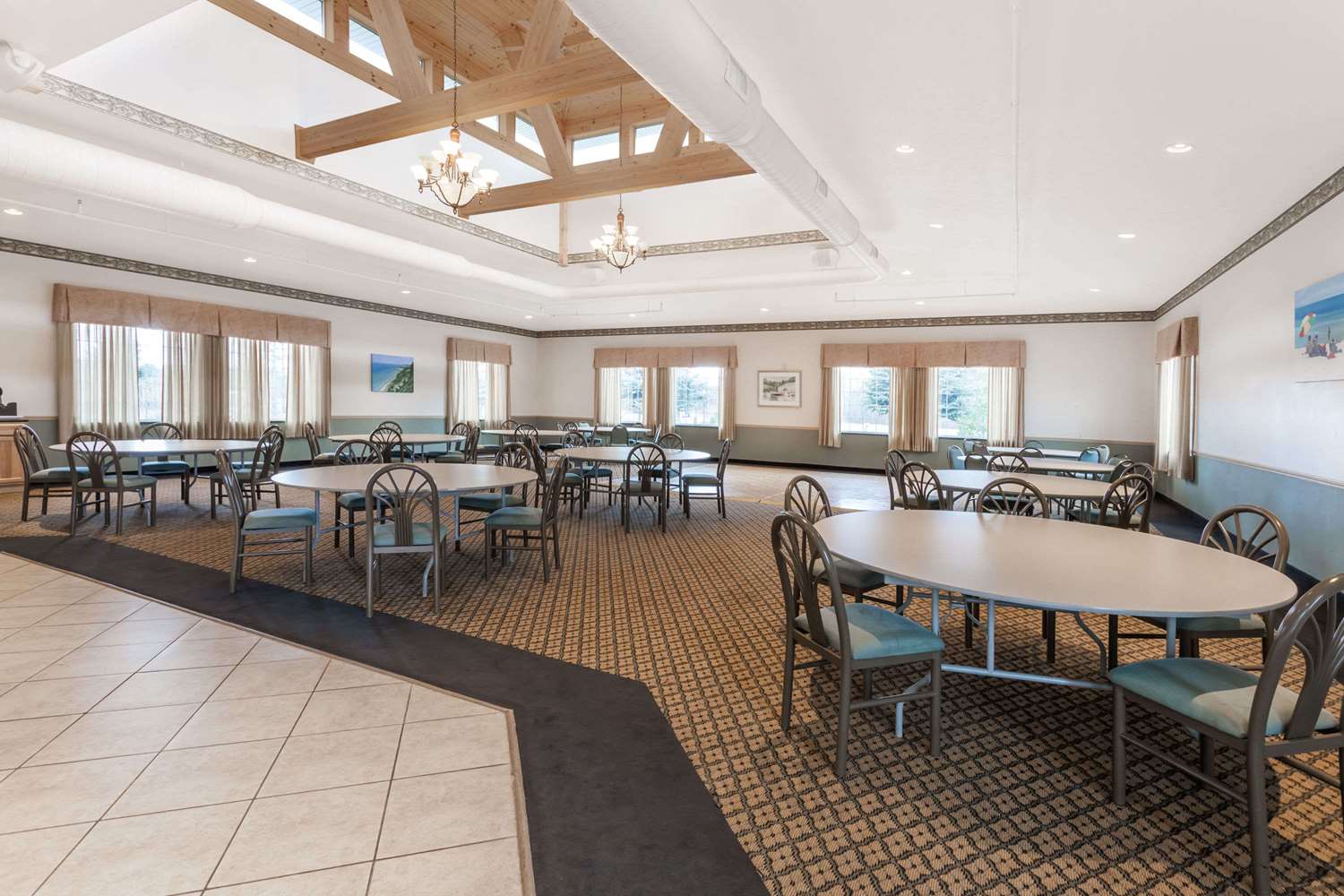 Days Inn by Wyndham Pentwater 11/15