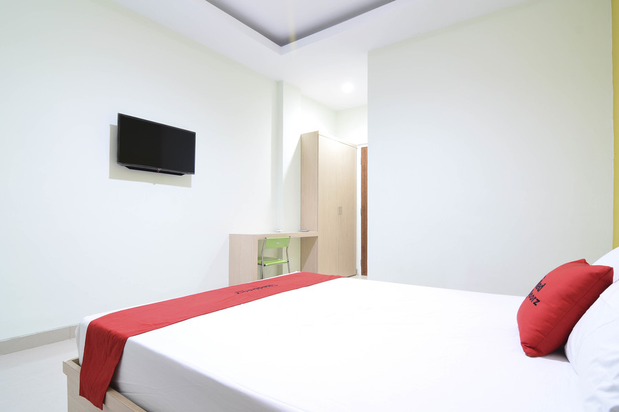 Reddoorz Plus Near Museum Keraton Surakarta 7/16