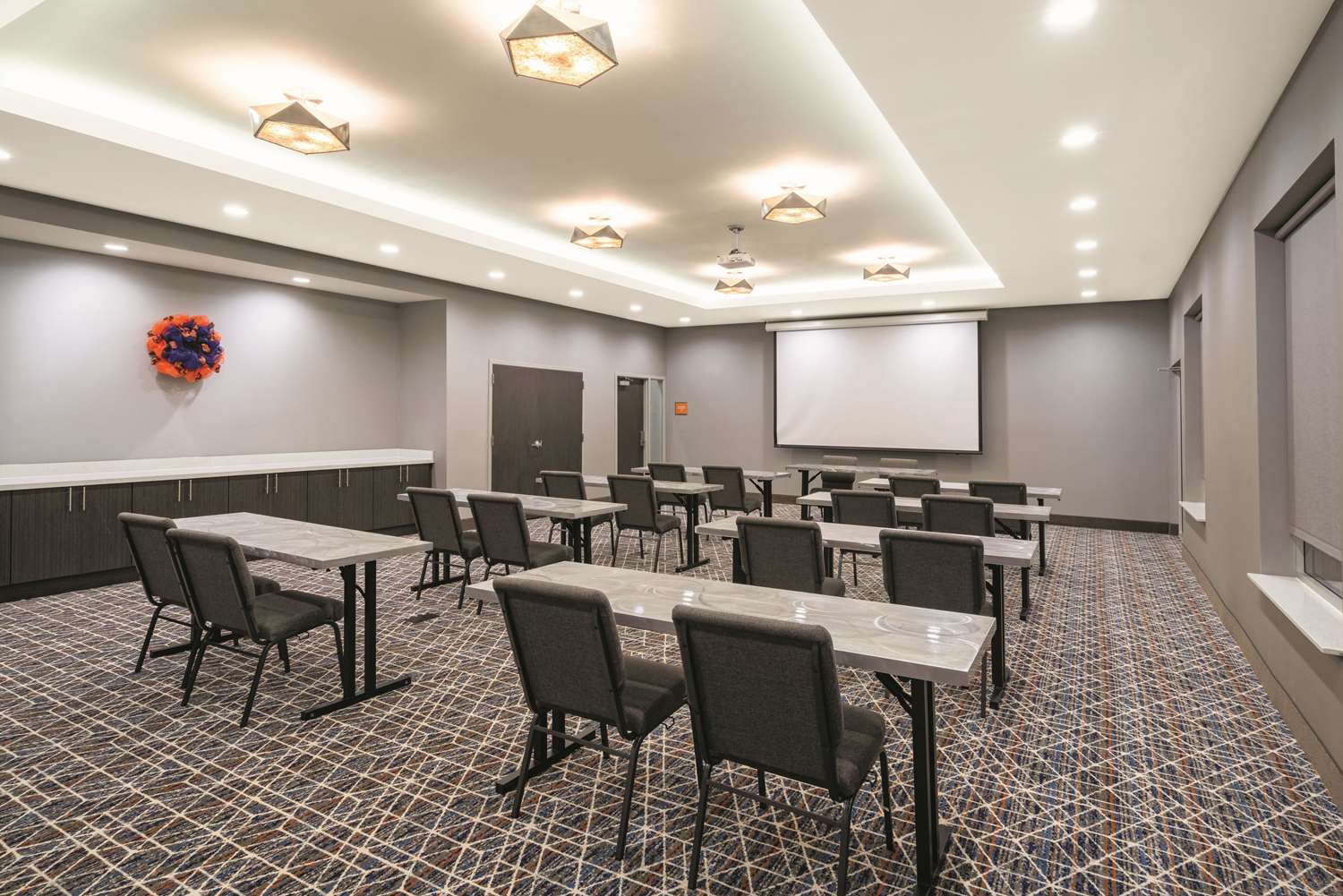 La Quinta Inn And Suites By Wyndham Opelika Auburn 28/33