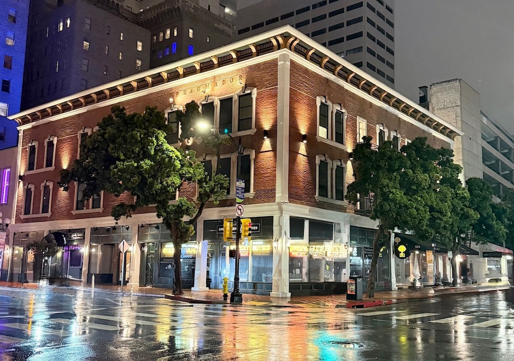 The Beau Hotel Downtown San Diego Gaslamp Quarter 3/50