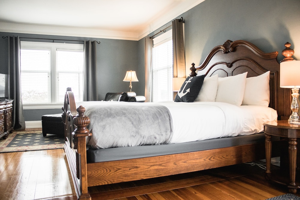 Nantucket Inn 20/50