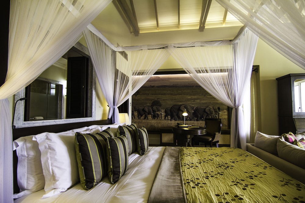 Hemingways Nairobi 8/54