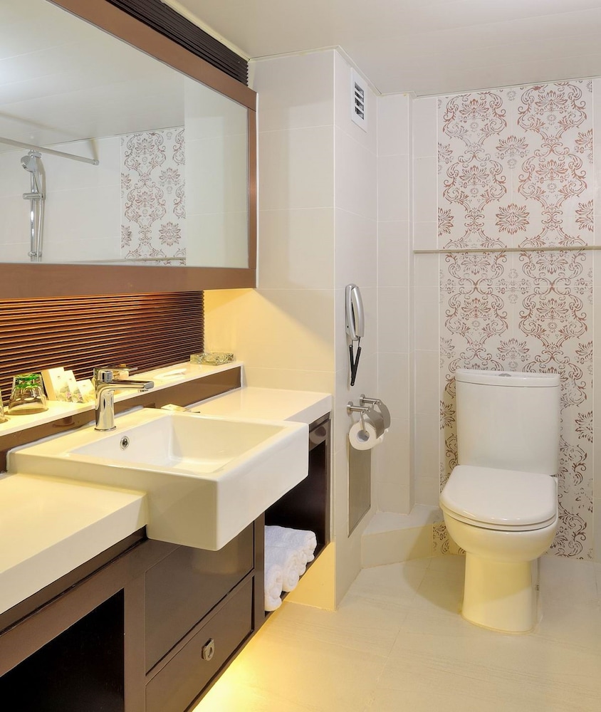 Metropole Hotel Macau 35/38