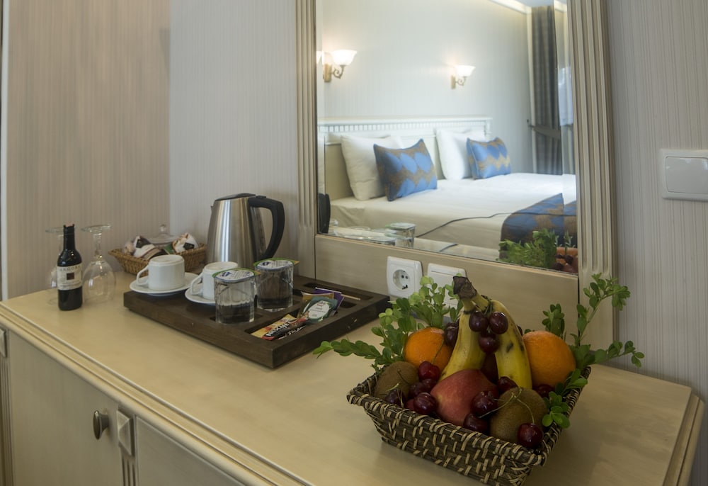 Sarnic Hotel and Sarnic Premier Hotel 26/50