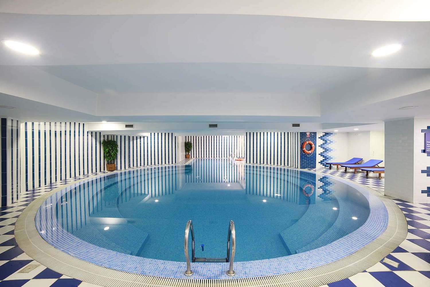 Ramada by Wyndham Almaty 4/9