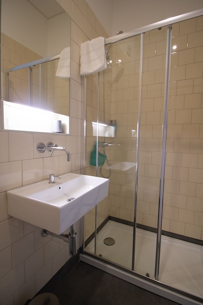 STUDIO, CITY VIEW