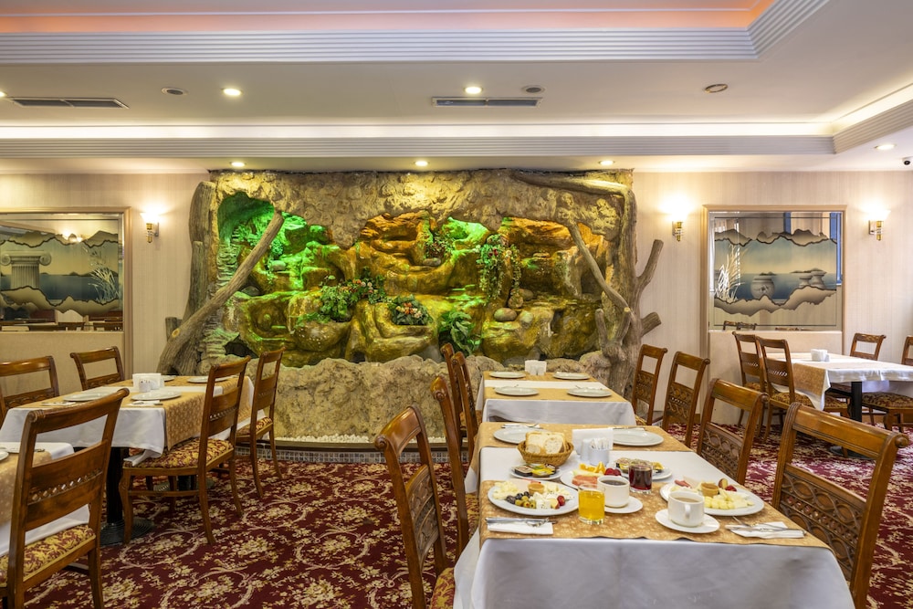 Grand Anka Hotel 55/68