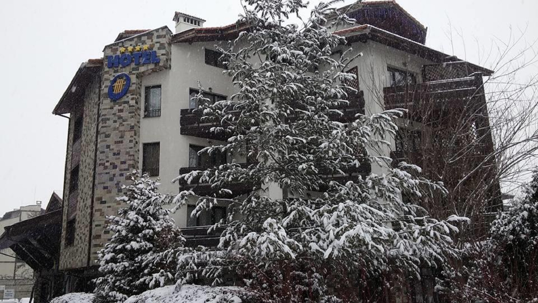 Orphey Hotel 3/42