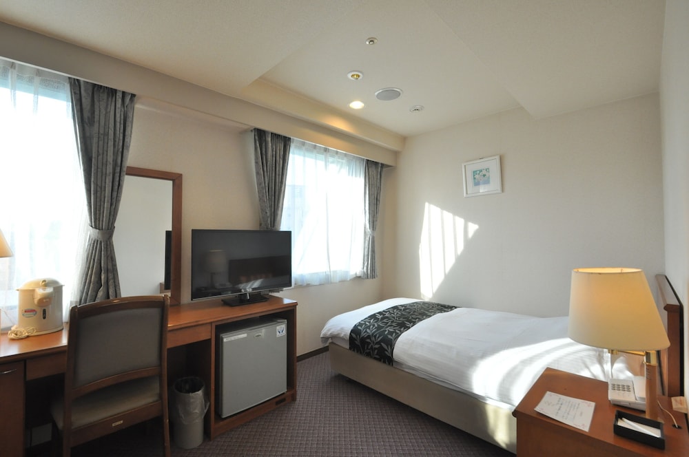 ROOM, SINGLE