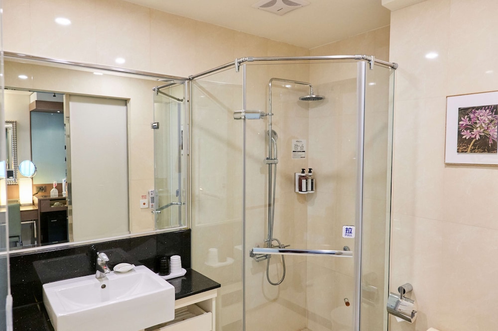 Lishiuan International Hotel 58/62