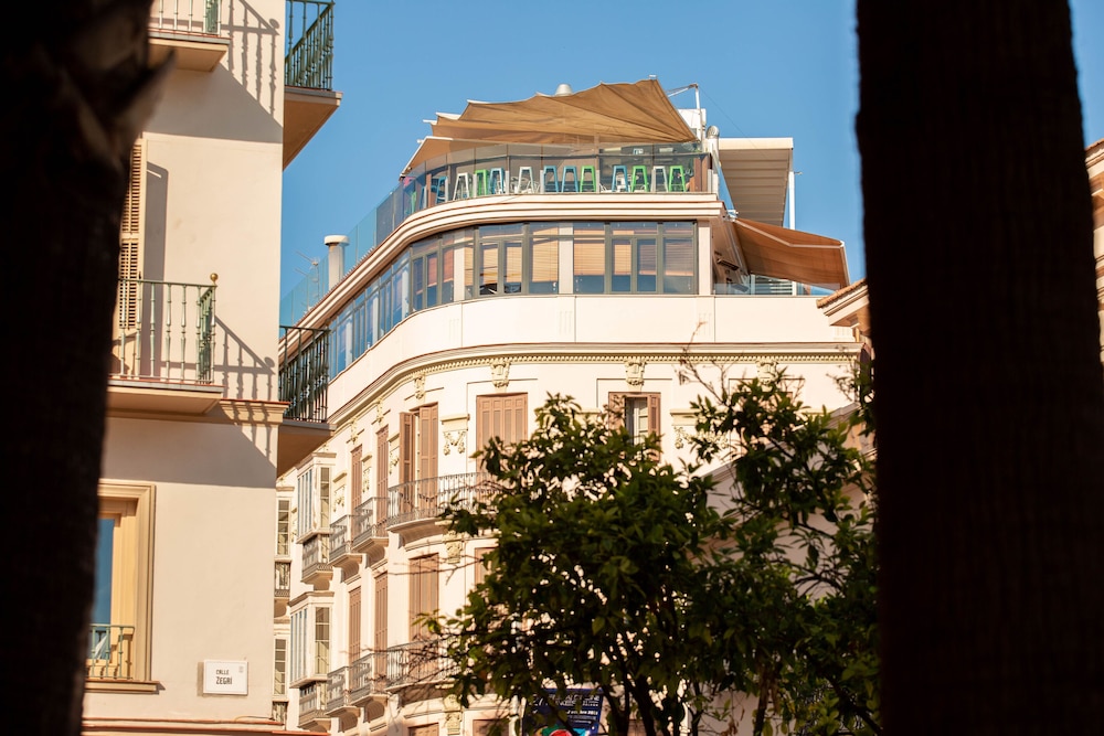 Alcazaba Premium Hostel 2/50