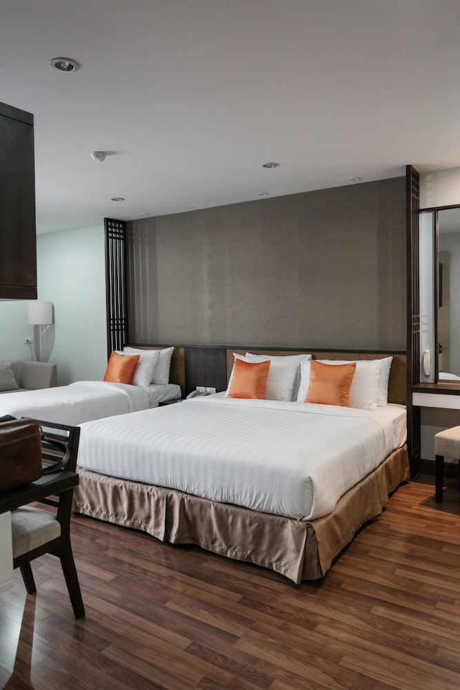 The Grand Napat 11/61