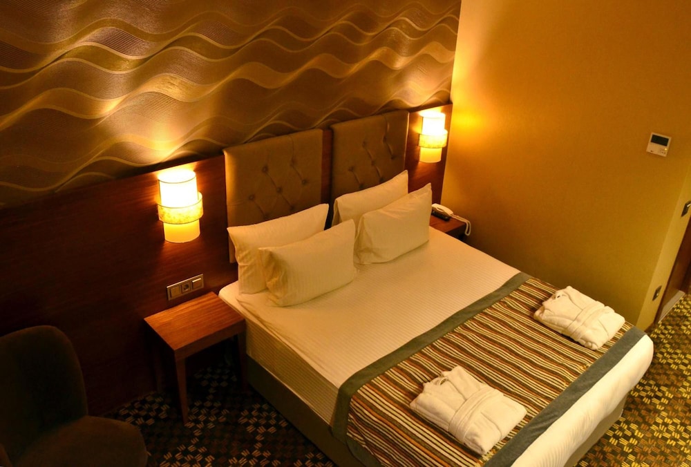 ADRANOS HOTEL 17/62