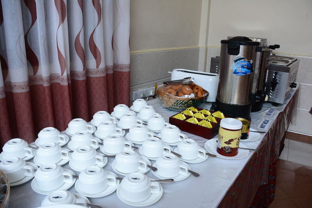 Silver Paradise Hotel 29/31
