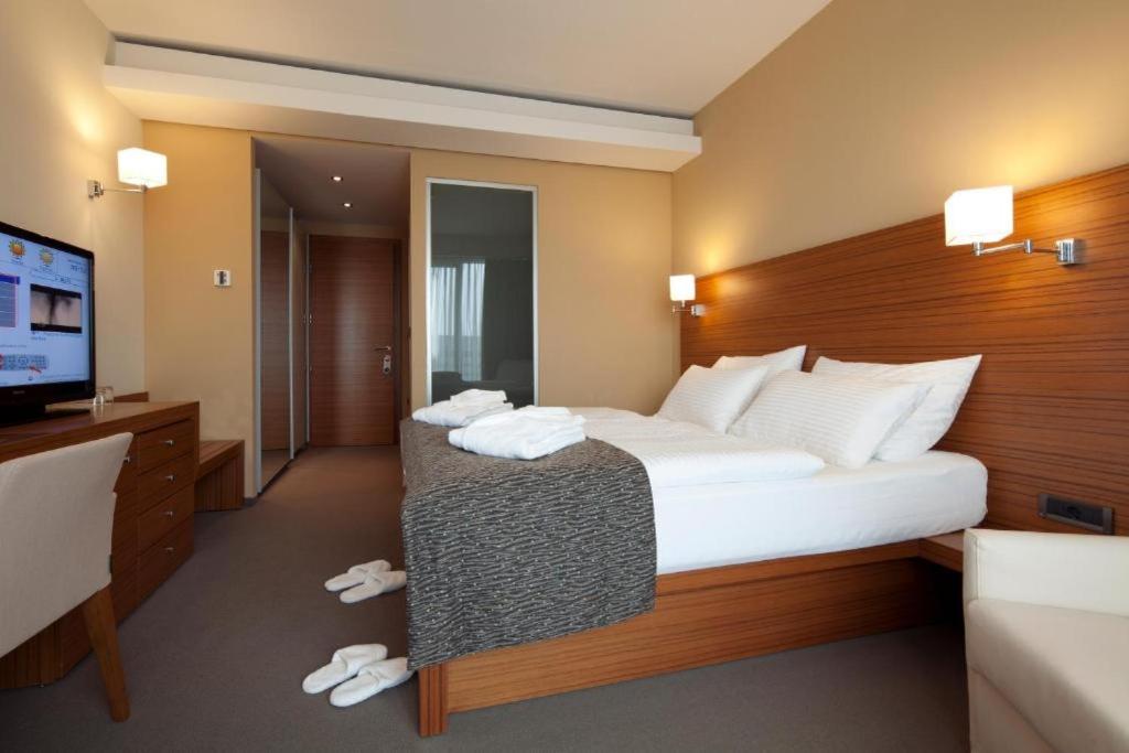 Room, King Bed