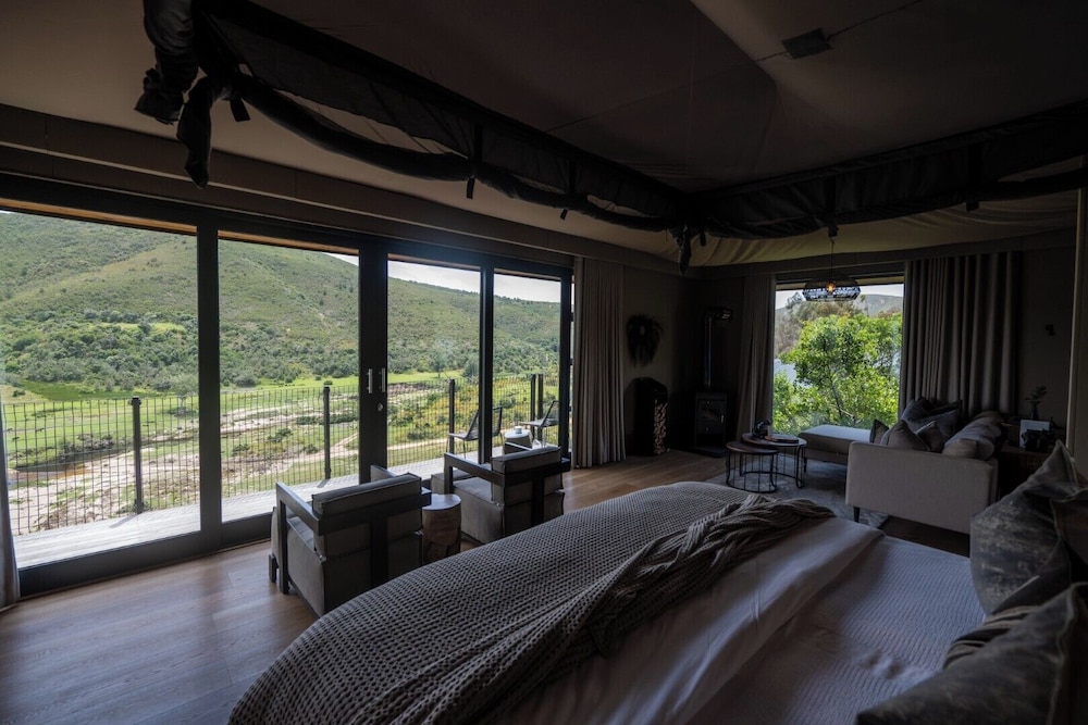 Super, Deluxe, Suite, King Bed