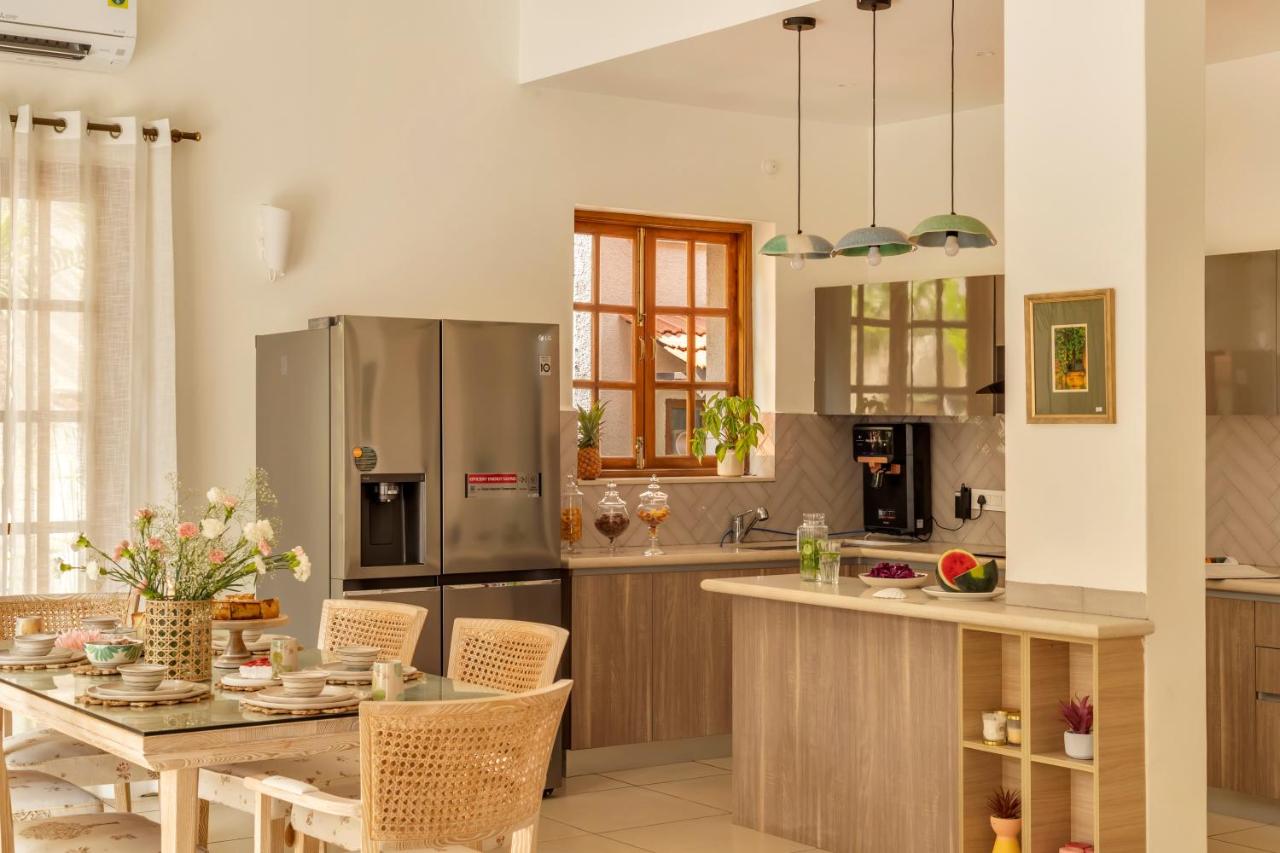 ELIVAAS 4 BHK with Pvt pool and Bar PinkSky 41/56