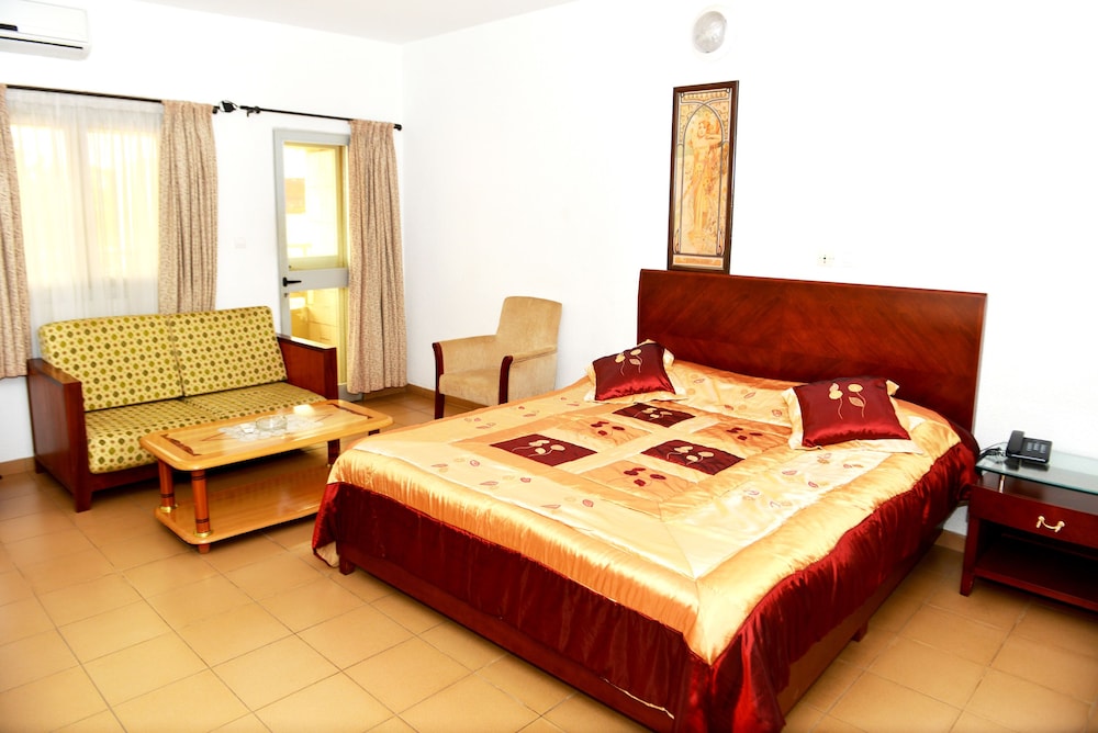 Room at Golden Hotel & Suites, LOME
