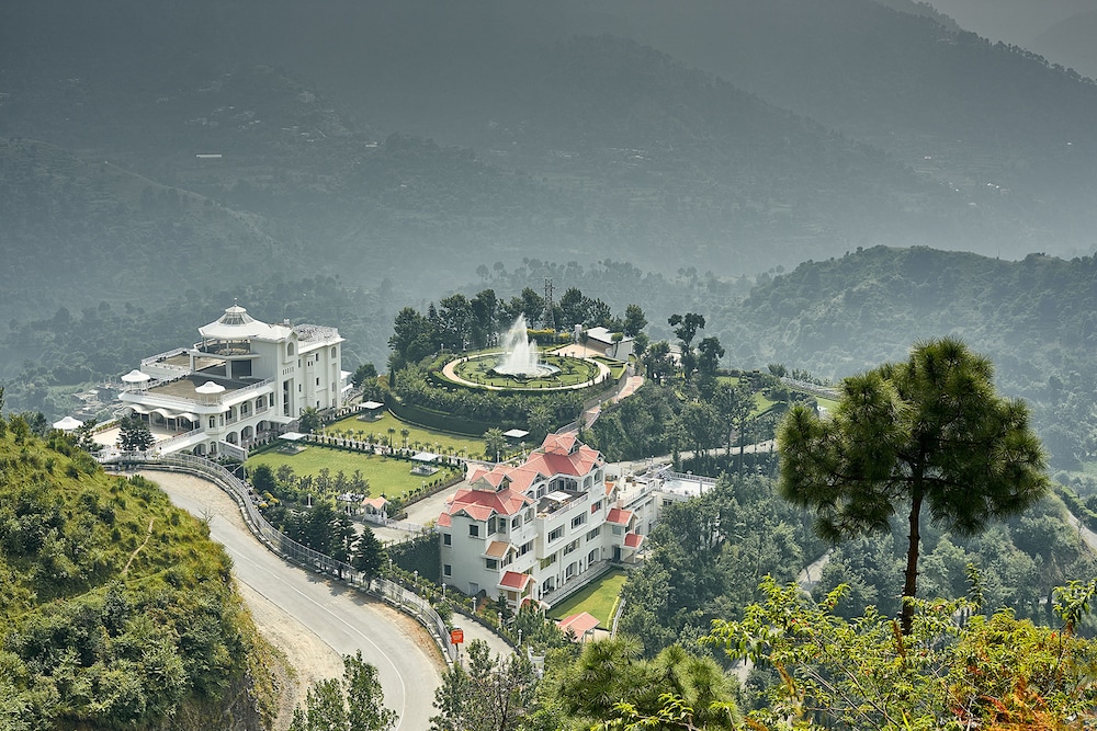 Club Mahindra Kandaghat 55/62