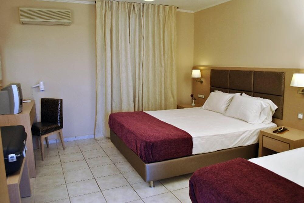 Plessas Palace Hotel 5/19