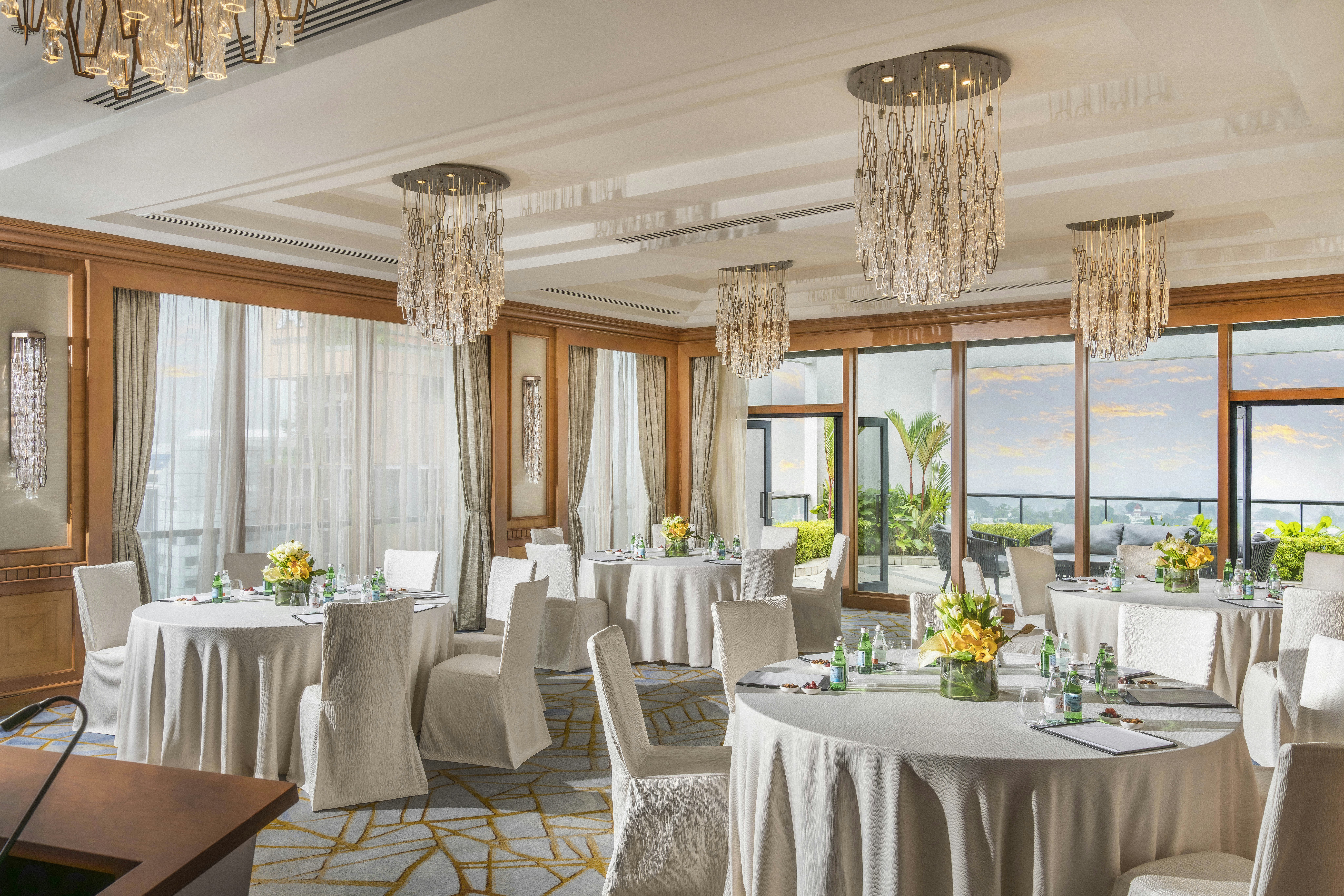 Four Seasons Hotel Singapore 56/72