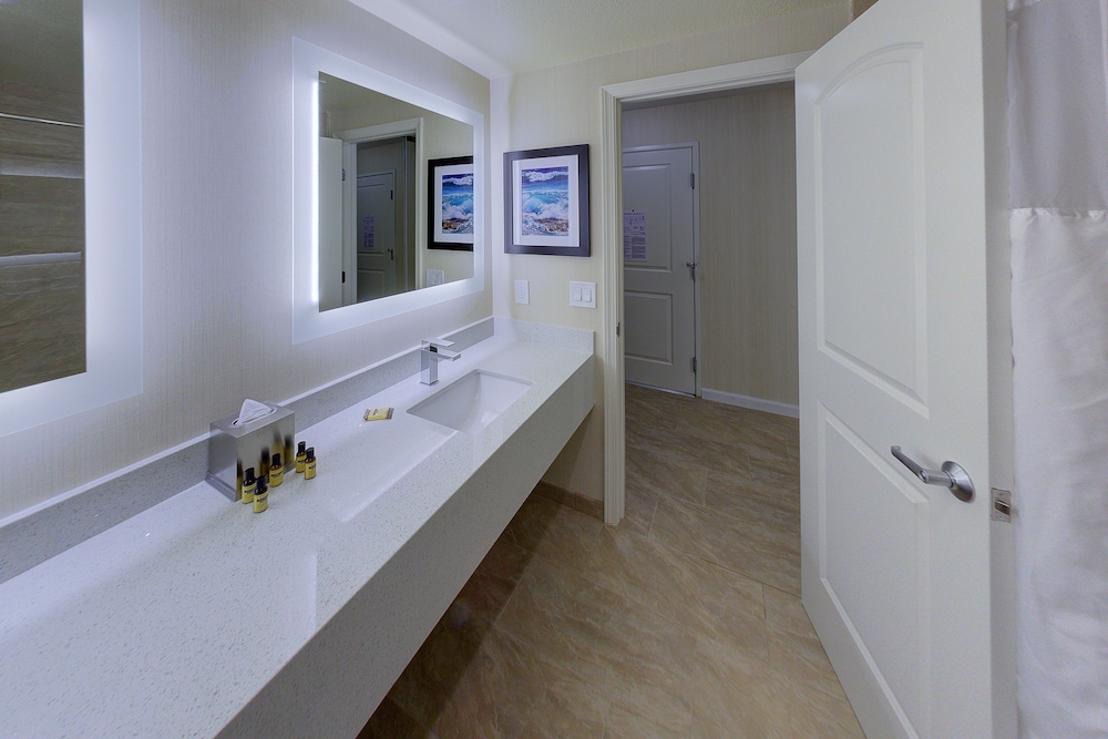 جناح كبير بسرير كينج مع أريكة، Best Western Plus Carpinteria Inn 3/3