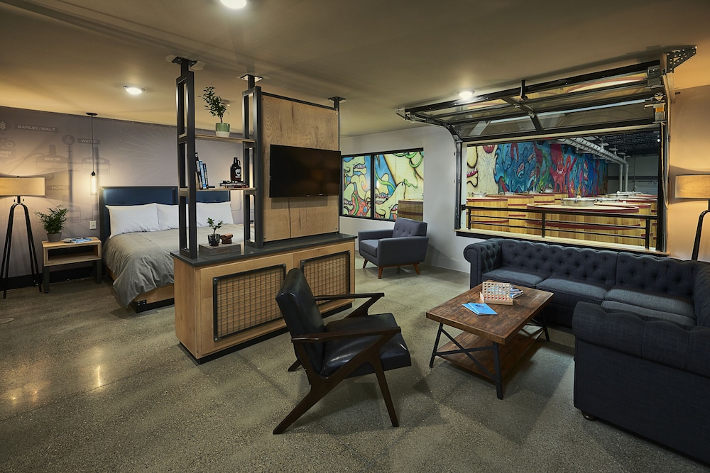 DogHouse Hotel and Brewery 11/22